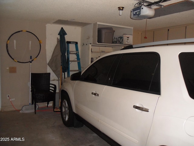 1333 N Higley Rd Unit 7, Mesa, AZ 85205 - garage with a garage door opener