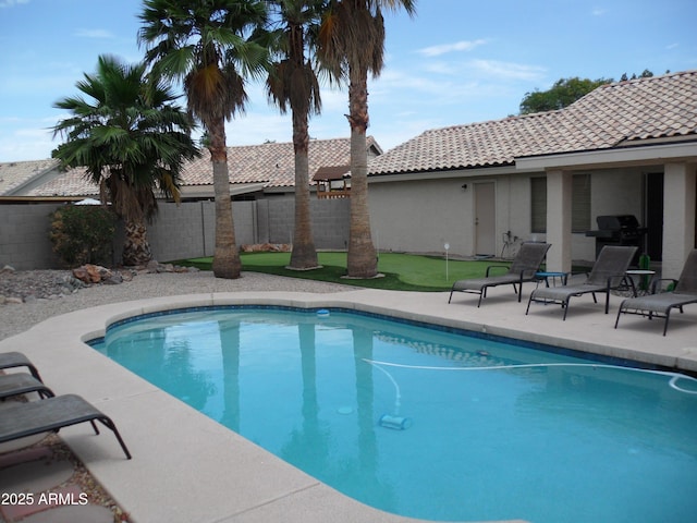 1333 N Higley Rd Unit 7, Mesa, AZ 85205 - view of swimming pool with a fenced backyard, a patio, and a grill