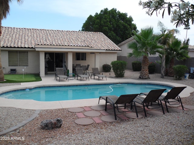 1333 N Higley Rd Unit 7, Mesa, AZ 85205 - view of pool featuring a putting area and a patio area
