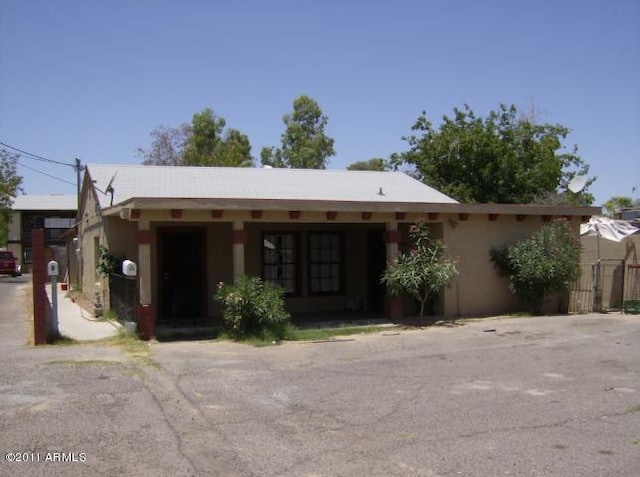 view of front of property