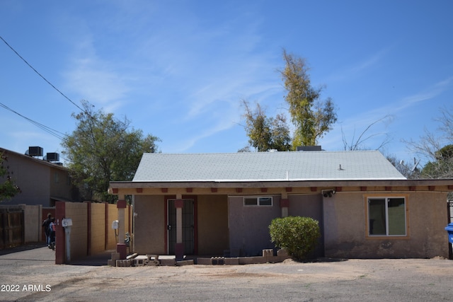 view of front of property