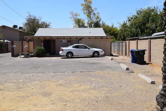 view of front of property