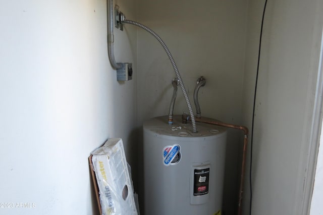 2301 E University Dr Unit 334, Mesa, AZ 85213 - utility room featuring water heater