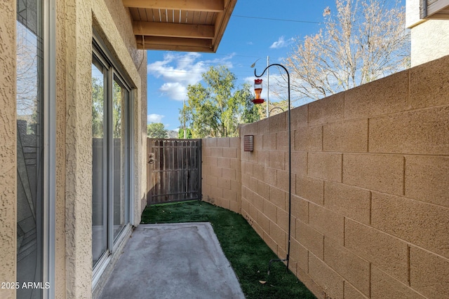 exterior space featuring a fenced backyard