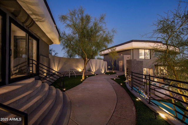 3282 E Palo Verde Dr, Paradise Valley, AZ 85253 - view of patio terrace at dusk