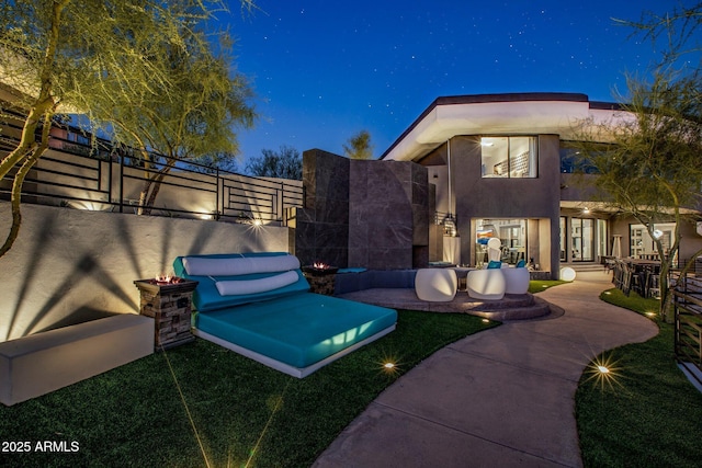 3282 E Palo Verde Dr, Paradise Valley, AZ 85253 - view of yard at twilight