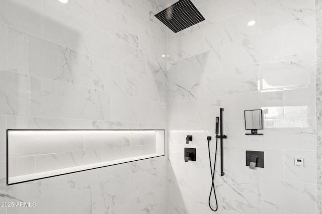 3282 E Palo Verde Dr, Paradise Valley, AZ 85253 - bathroom with a tile shower
