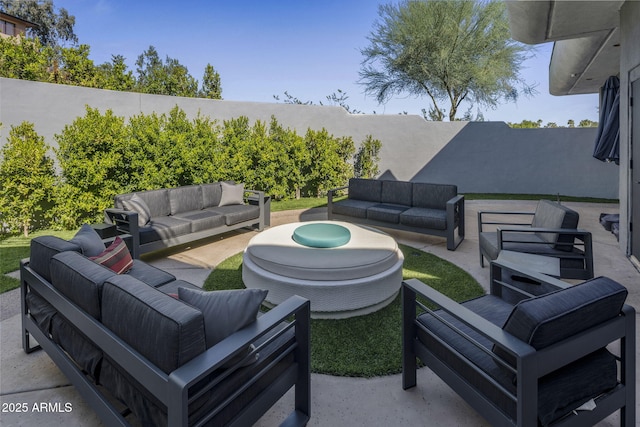 3282 E Palo Verde Dr, Paradise Valley, AZ 85253 - view of patio featuring an outdoor living space