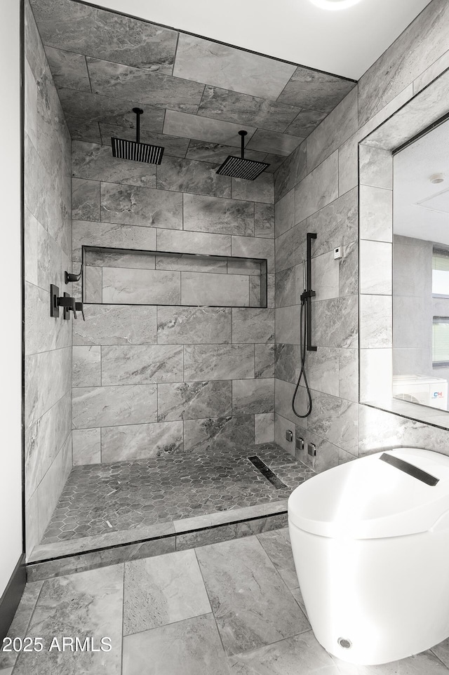 3282 E Palo Verde Dr, Paradise Valley, AZ 85253 - bathroom featuring tiled shower