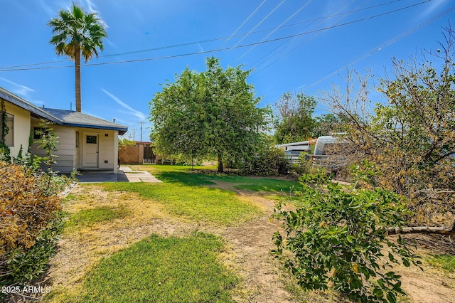 3944 E Oak St, Phoenix, AZ 85008 - view of yard featuring a patio area