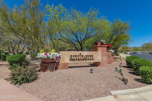 view of community / neighborhood sign