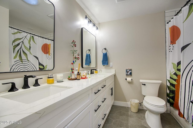 5441 E Wethersfield Rd, Scottsdale, AZ 85254 - bathroom featuring toilet, double vanity, baseboards, tile patterned flooring, and a shower with curtain