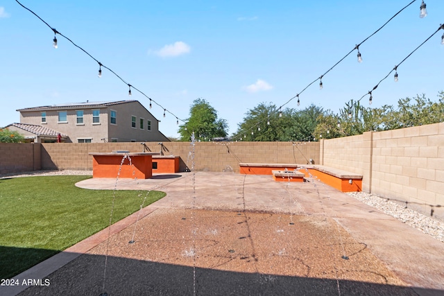 view of yard featuring a patio