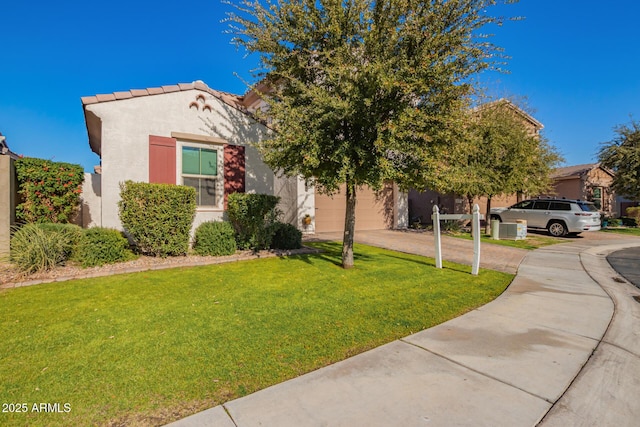 view of front of property featuring a front lawn