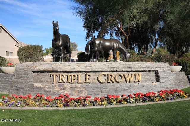 view of community / neighborhood sign