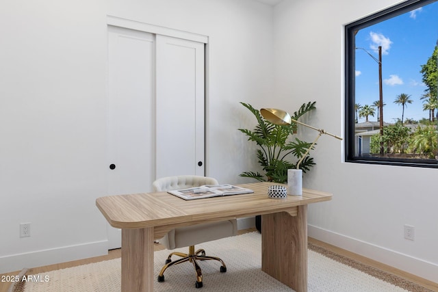 4301 E Sells Dr, Phoenix, AZ 85018 - office space with baseboards