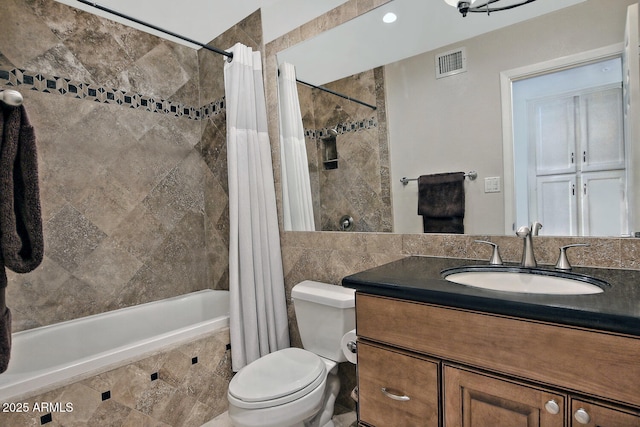 9476 E Laurel Ln, Scottsdale, AZ 85260 - full bath featuring tiled shower / bath combo, vanity, and toilet
