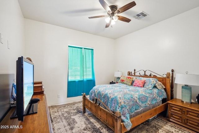 bedroom featuring ceiling fan