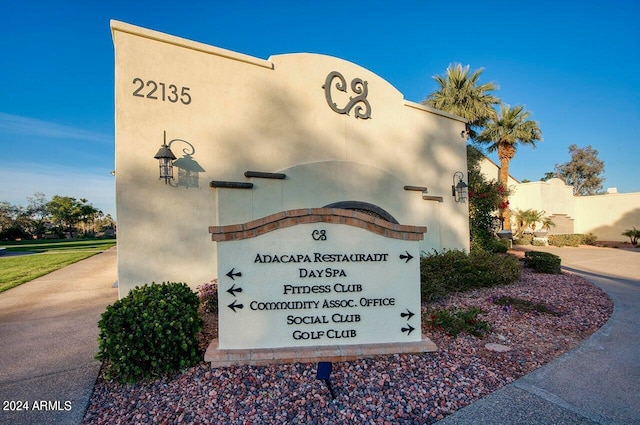 view of community / neighborhood sign