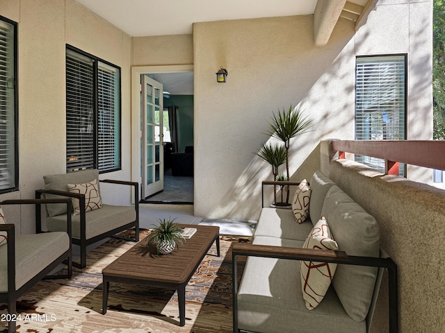 balcony featuring an outdoor hangout area