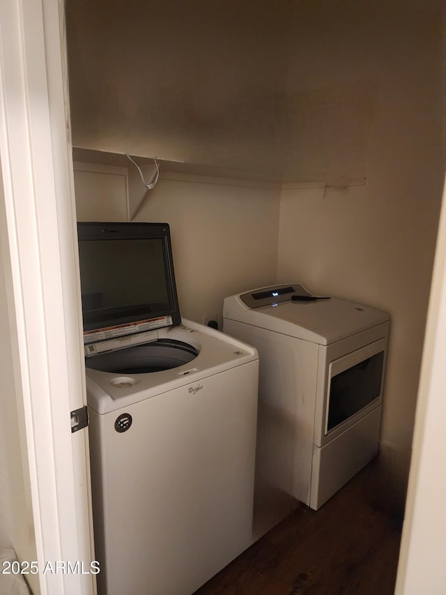 7251 E Grouse Ct, San Tan Valley, AZ 85143 - laundry area featuring washing machine and dryer, laundry area, and dark wood finished floors