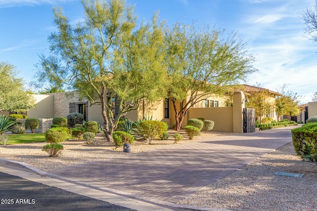 view of front of property