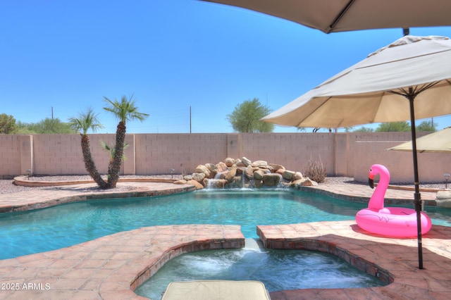 2041 E Palm Beach Dr, Chandler, AZ 85249 - view of pool featuring a fenced backyard and a pool with connected hot tub