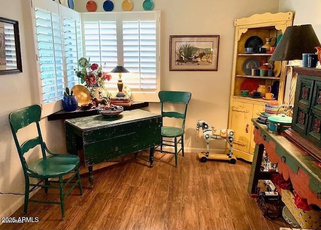 100 N Lazy Fox Rd Unit 8, Wickenburg, AZ 85390 - living area featuring wood finished floors and baseboards