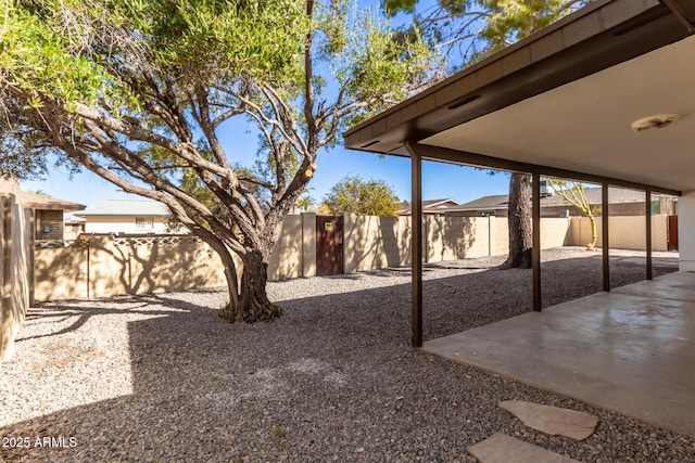 view of yard featuring a patio