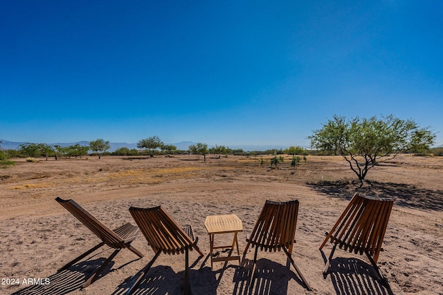 view of yard featuring a rural view