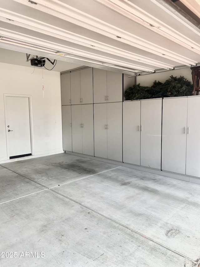 4956 S Leisure Way, Gilbert, AZ 85298 - garage with a garage door opener