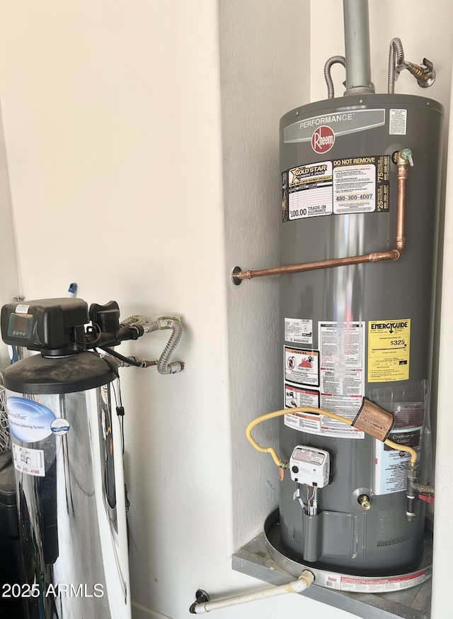 4956 S Leisure Way, Gilbert, AZ 85298 - utilities featuring water heater