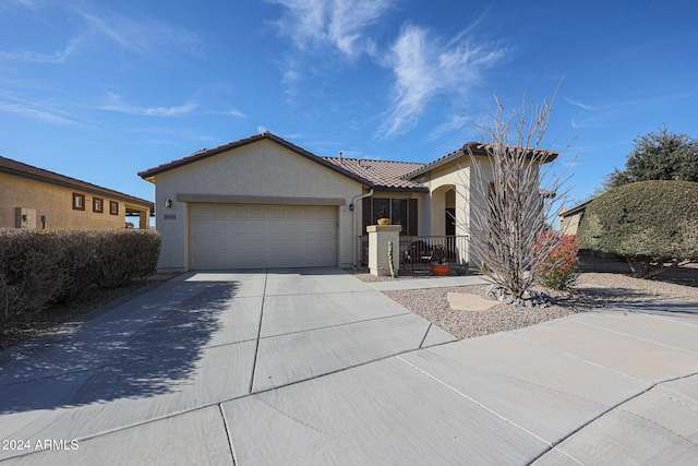 view of front facade featuring a garage