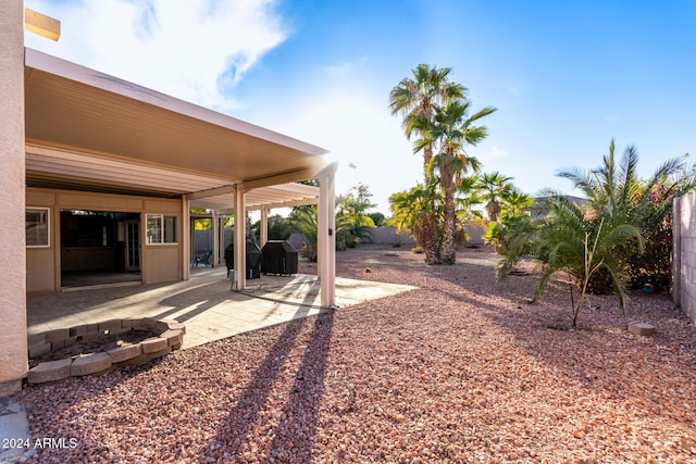 view of yard featuring a patio