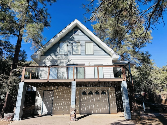 view of front of home with a garage