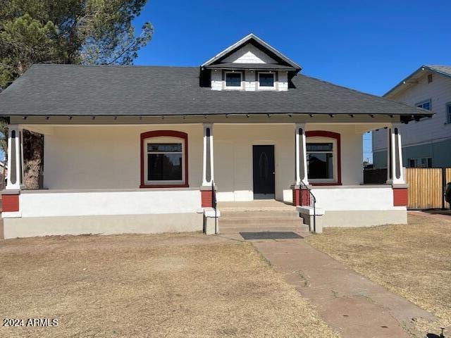 view of front of home featuring covered porch