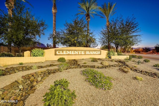 view of community / neighborhood sign