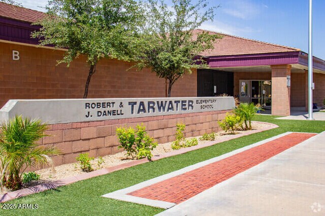 1110 W Seagull Dr, Chandler, AZ 85286 - community / neighborhood sign with a lawn