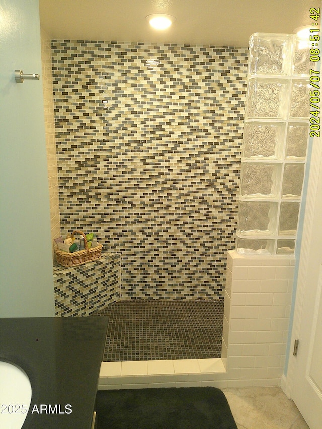 8700 E Mountain View Rd Unit 2029, Scottsdale, AZ 85258 - detailed view of a walk in shower and recessed lighting
