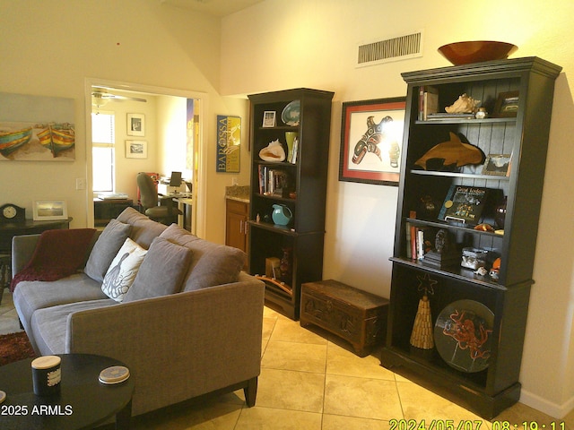 8700 E Mountain View Rd Unit 2029, Scottsdale, AZ 85258 - tiled living area with an office area and a ceiling fan