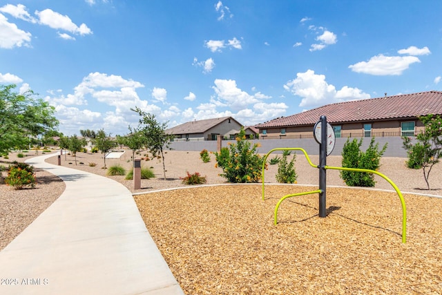 10223 W Piccadilly Rd, Avondale, AZ 85392 - view of yard featuring a residential view