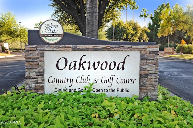 view of community / neighborhood sign