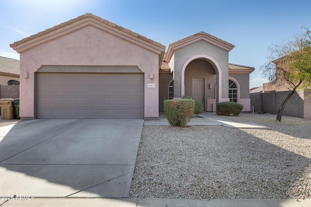 view of front facade featuring a garage