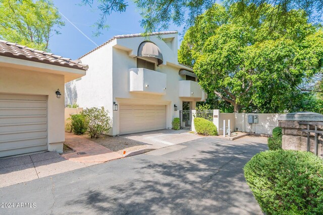 view of front of property featuring a garage