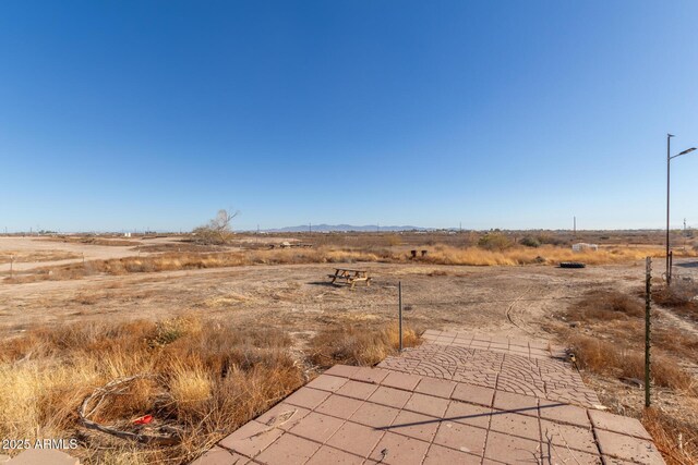 view of yard featuring a rural view