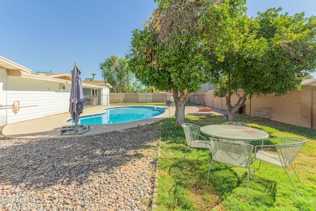 4419 W Vogel Ave, Glendale, AZ 85302 - view of pool featuring a fenced backyard and a patio