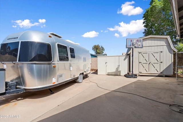 11621 N 39th Dr, Phoenix, AZ 85029 - exterior space featuring a storage shed