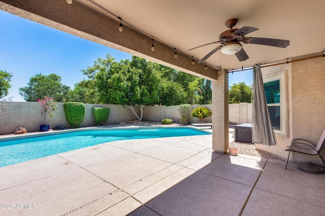 7435 W Trails Dr, Glendale, AZ 85308 - view of pool featuring a patio, ceiling fan, a fenced backyard, and a diving board