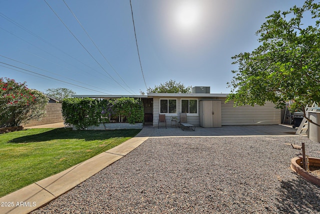 11815 N 112th Dr, Youngtown, AZ 85363 - view of front of property with a patio