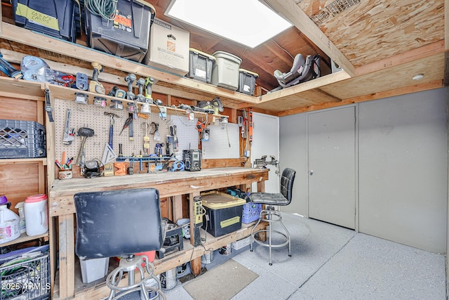 11815 N 112th Dr, Youngtown, AZ 85363 - below grade area featuring a workshop area